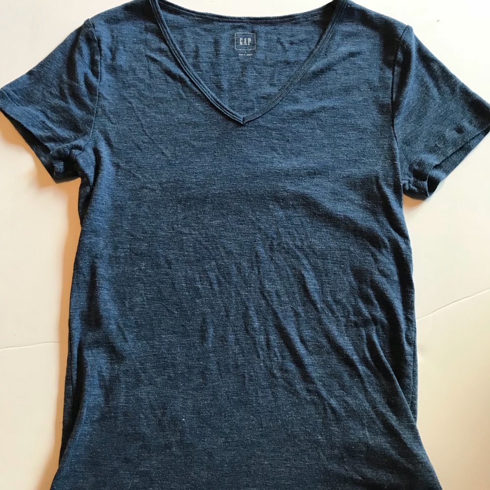 GAP modern tee EUC